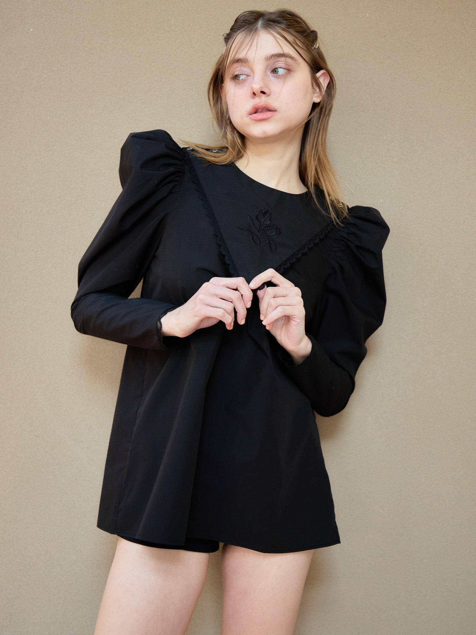 Tulip embroidered volume sleeve blouse ブラック size:M model:174cm KATERYNA