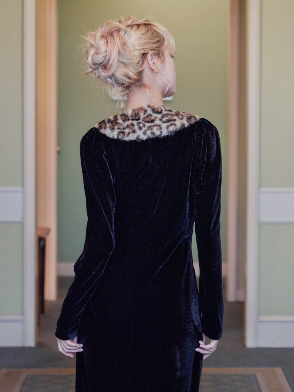 Ribbon embroidered velour dress & tippet ブラック size:M model:163cm MINAMI