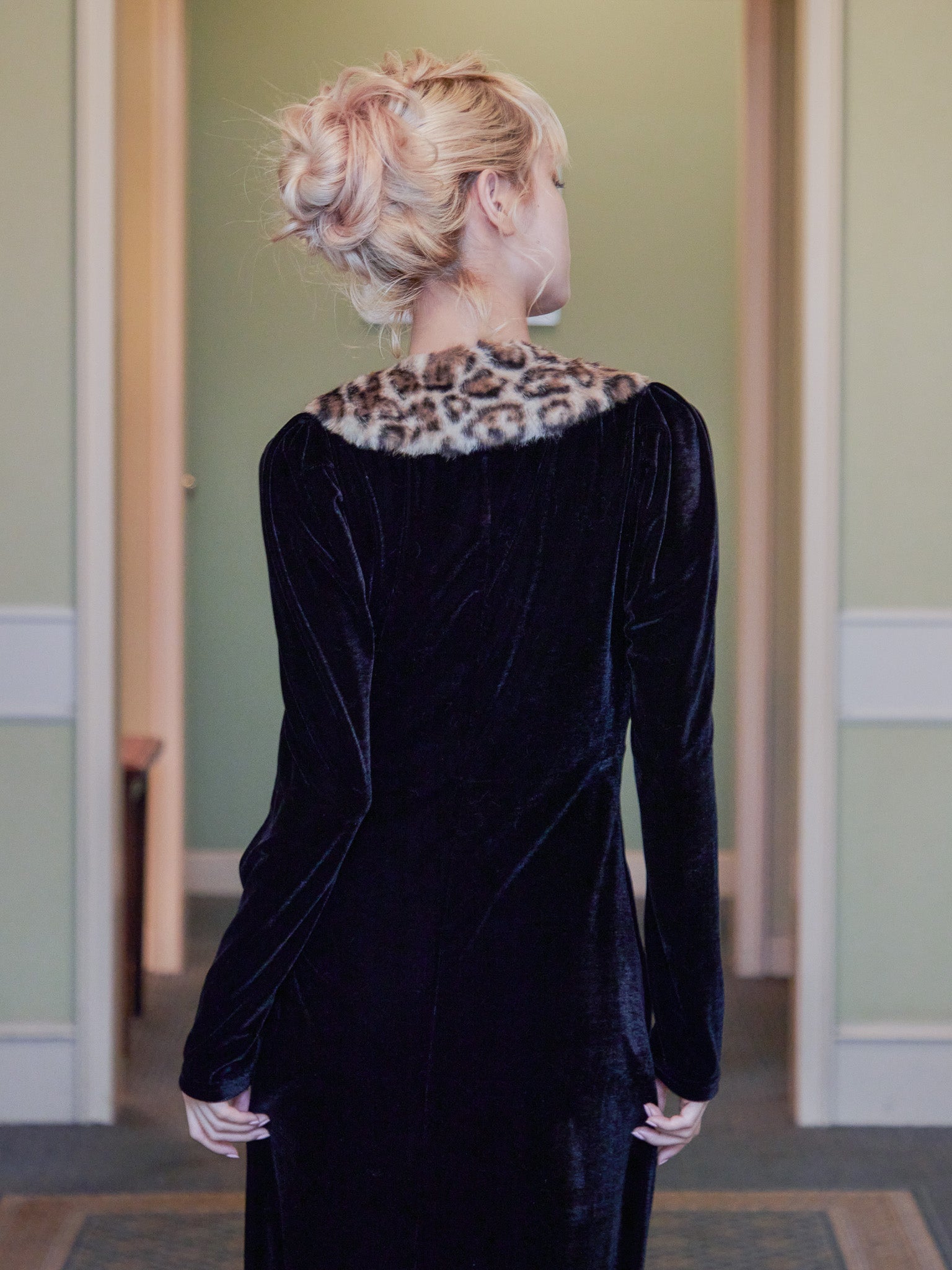Ribbon embroidered velour dress & tippet ブラック size:M model:163cm MINAMI