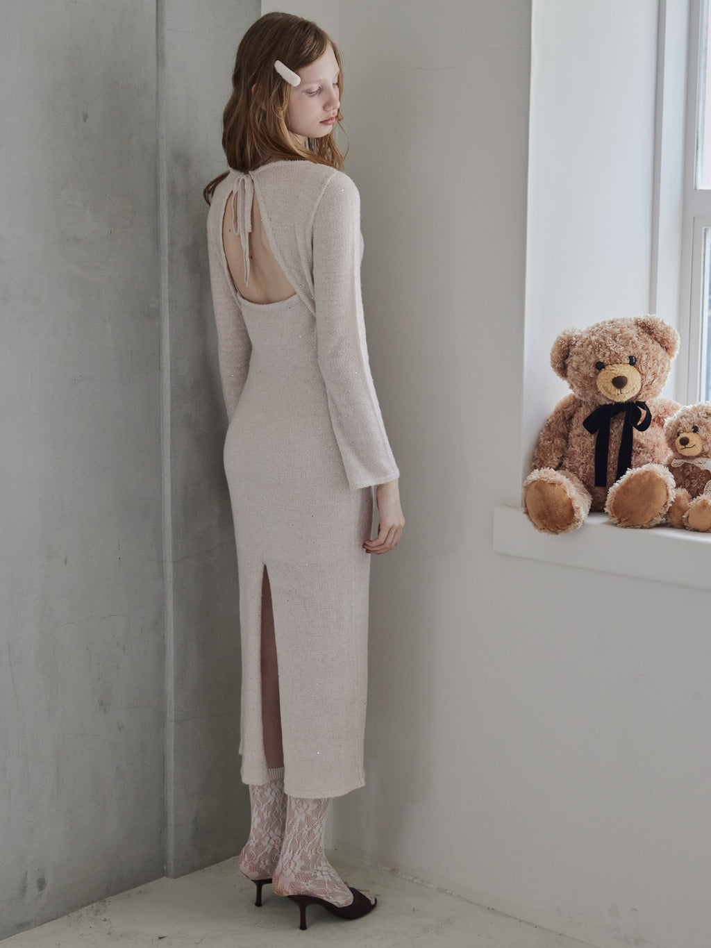 Back open shiny knit dress ピンク size:M model:173cm DASHA.G