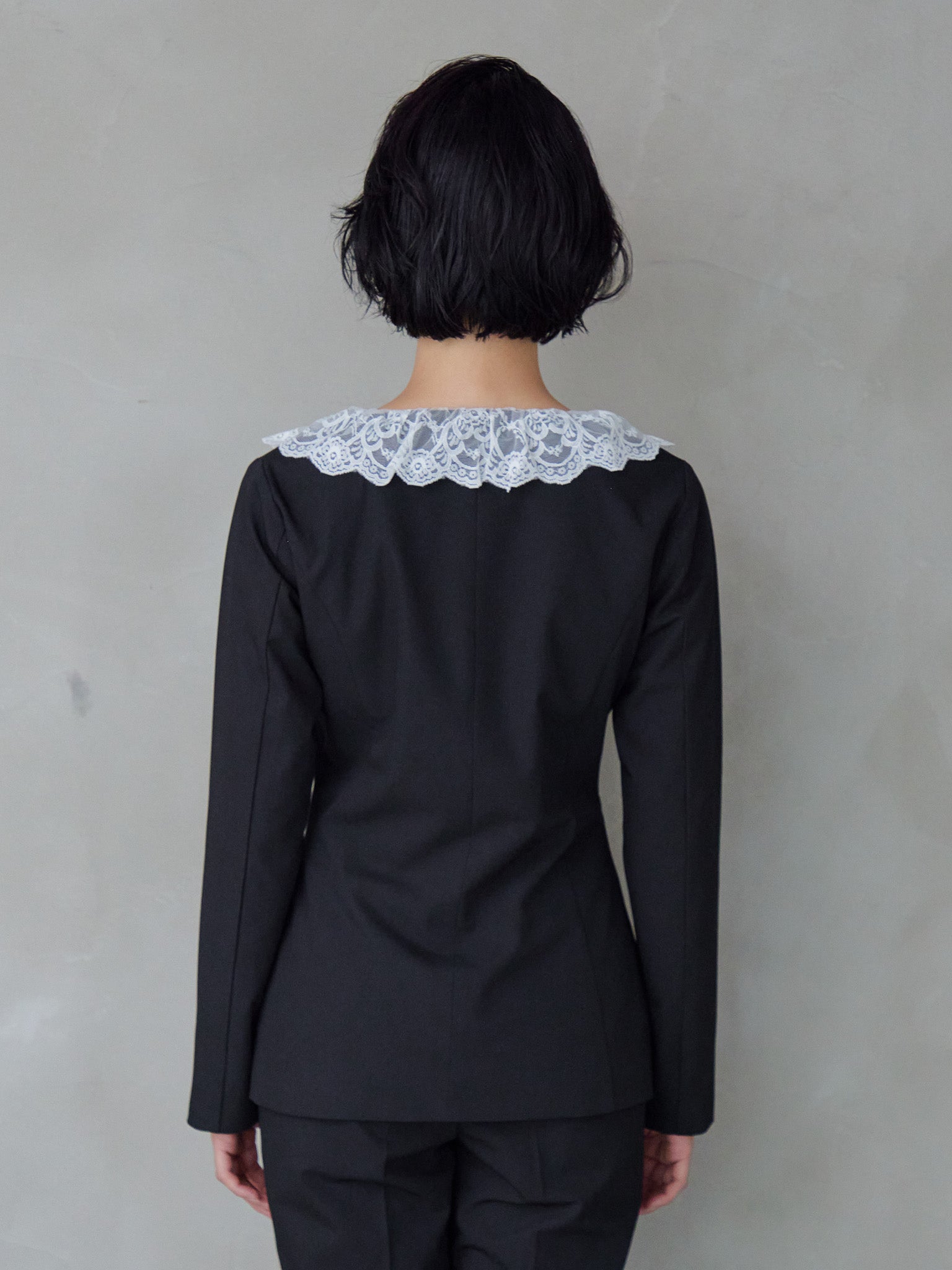 Lace trimmed tailored blouse ブラック size:M model:161cm 富樫かなえ