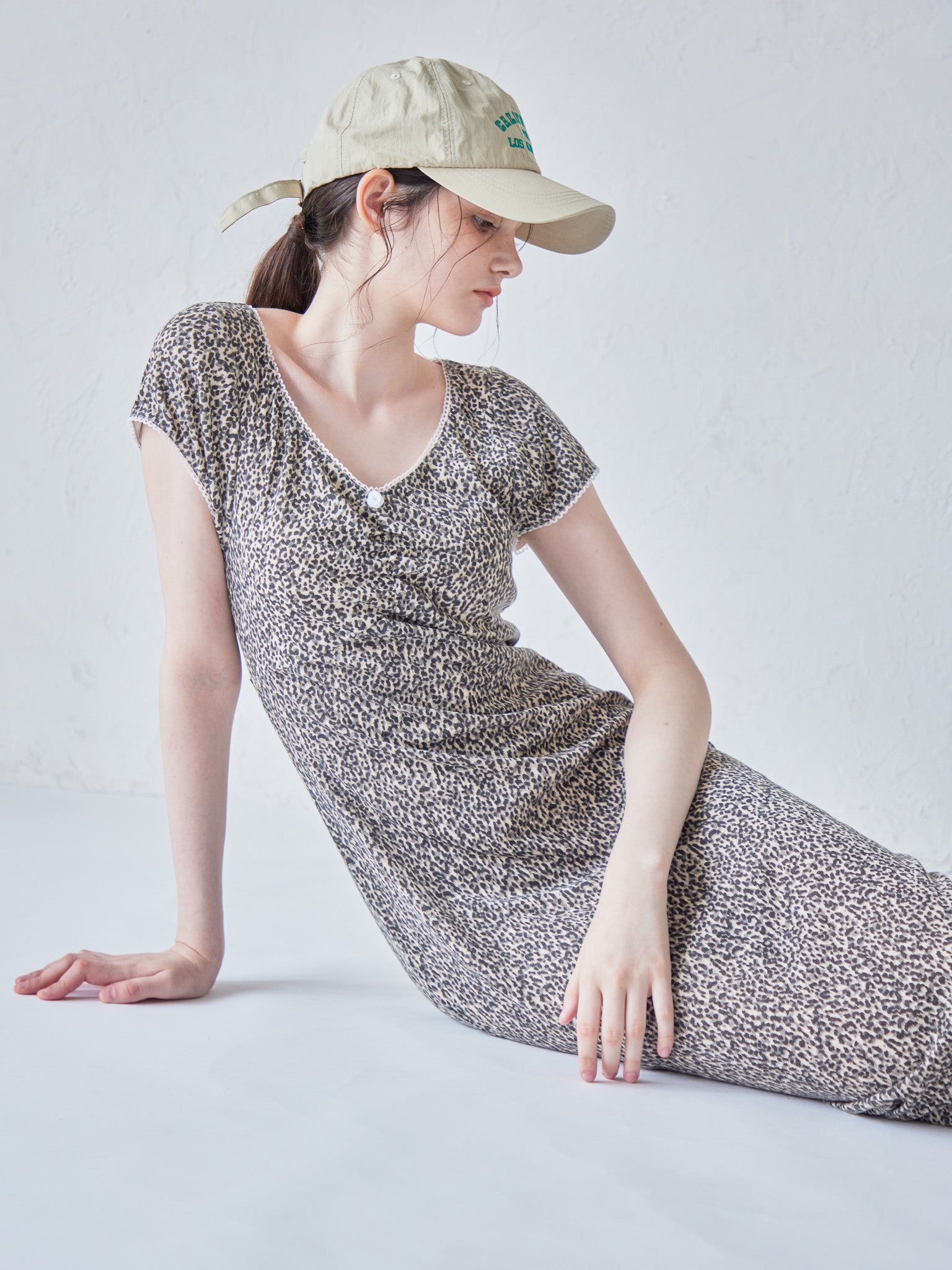 Back open print cut dress ブラウン size:M model:170cm ALICE
