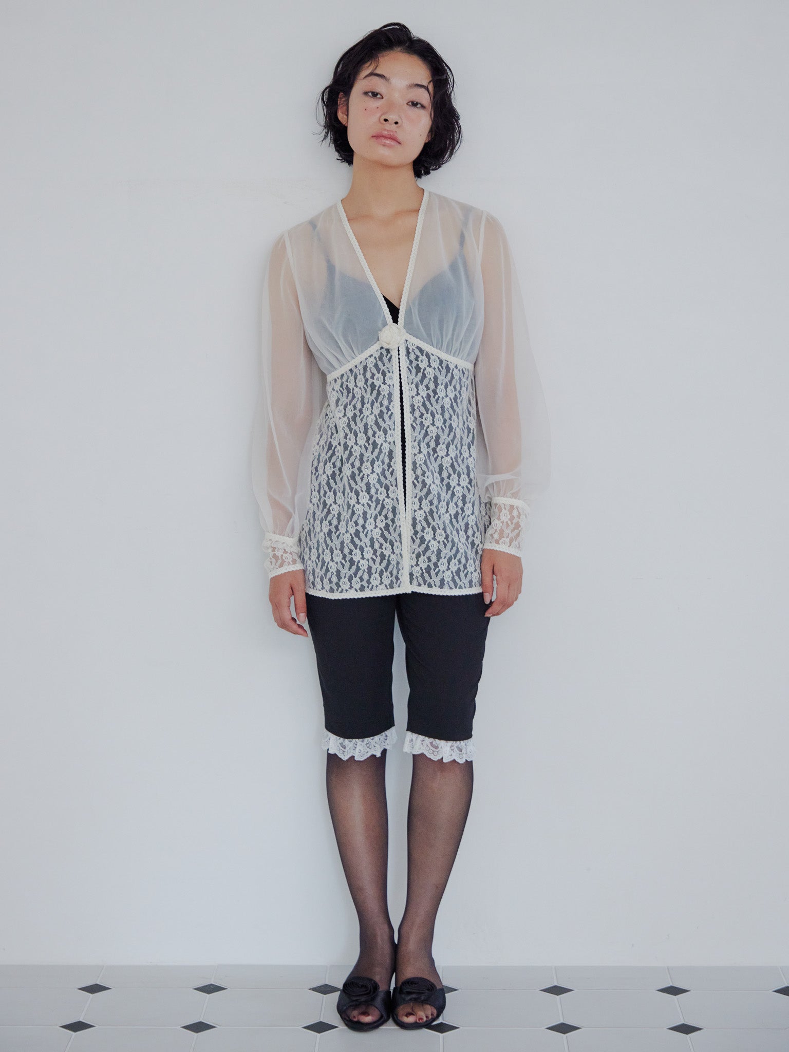 Rose sheer blouse アイボリー size:M model:161cm 富樫かなえ