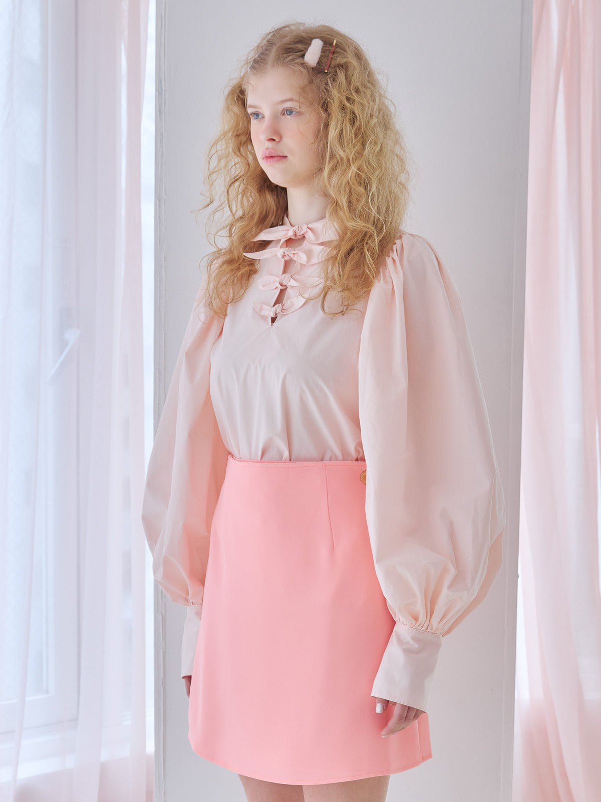 Many ribbon volume sleeve blouse ピンク size:M model:173cm Olesia