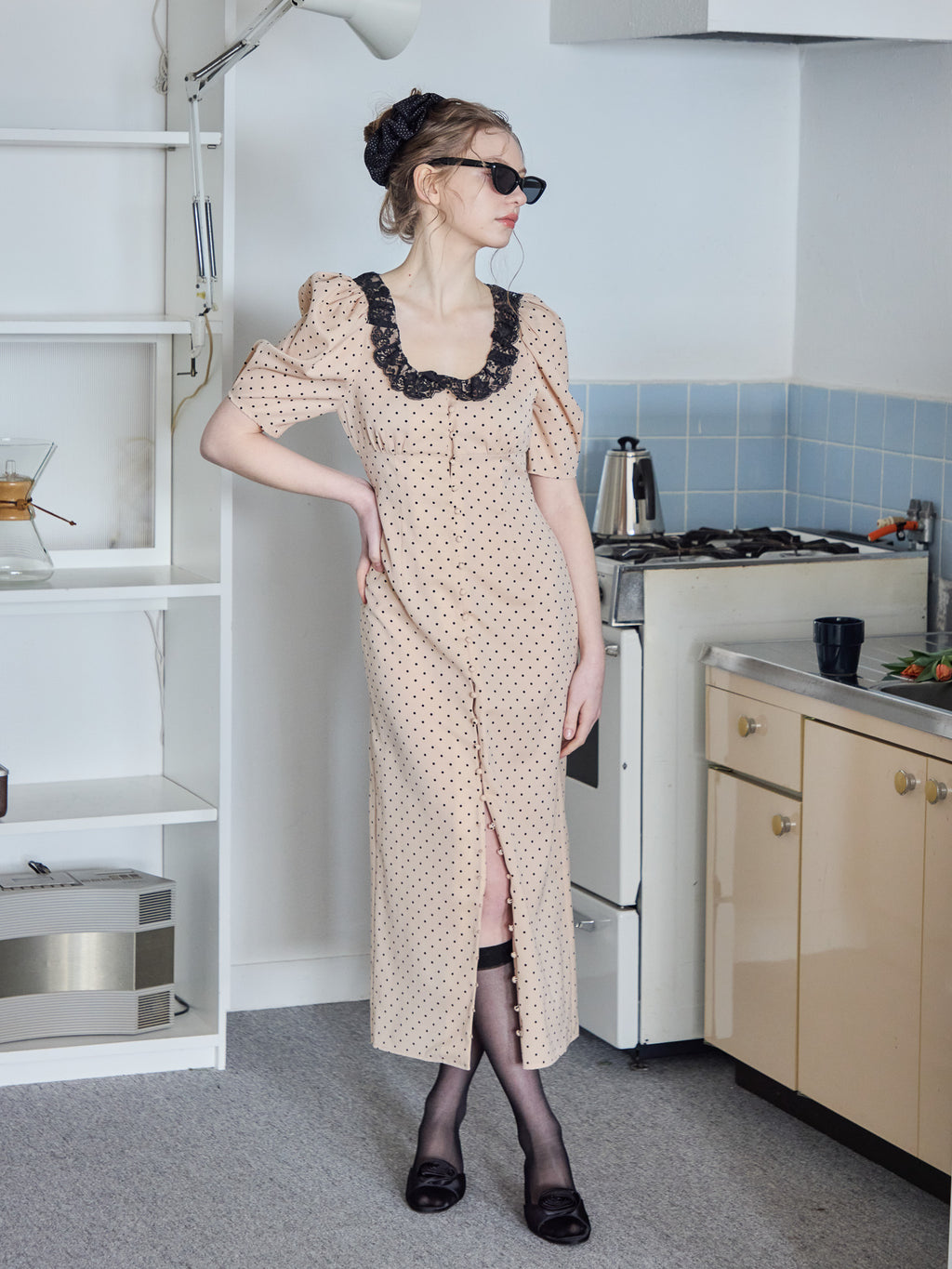 Decollete lace dress ベージュ size:M model:171cm ANIUTA