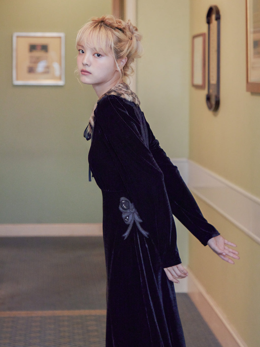 Ribbon embroidered velour dress & tippet ブラック size:M model:163cm MINAMI