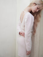Back open shaggy knit mini dress ピンクベージュ size:M model:163cm MINAMI