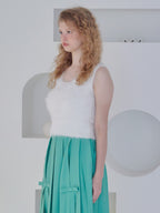 Back open shaggy knit tank top ホワイト size:M model:173cm Olesia