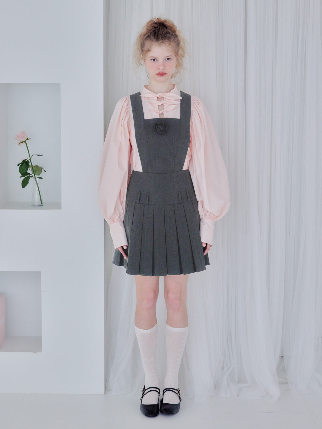 Rose pleated apron dress グレー size:M model:173cm Olesia