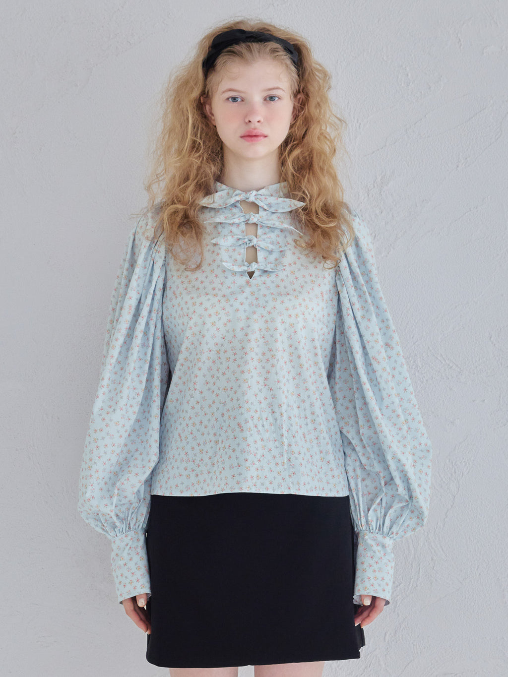 Many ribbon volume sleeve blouse ブルー size:M model:173cm Olesia