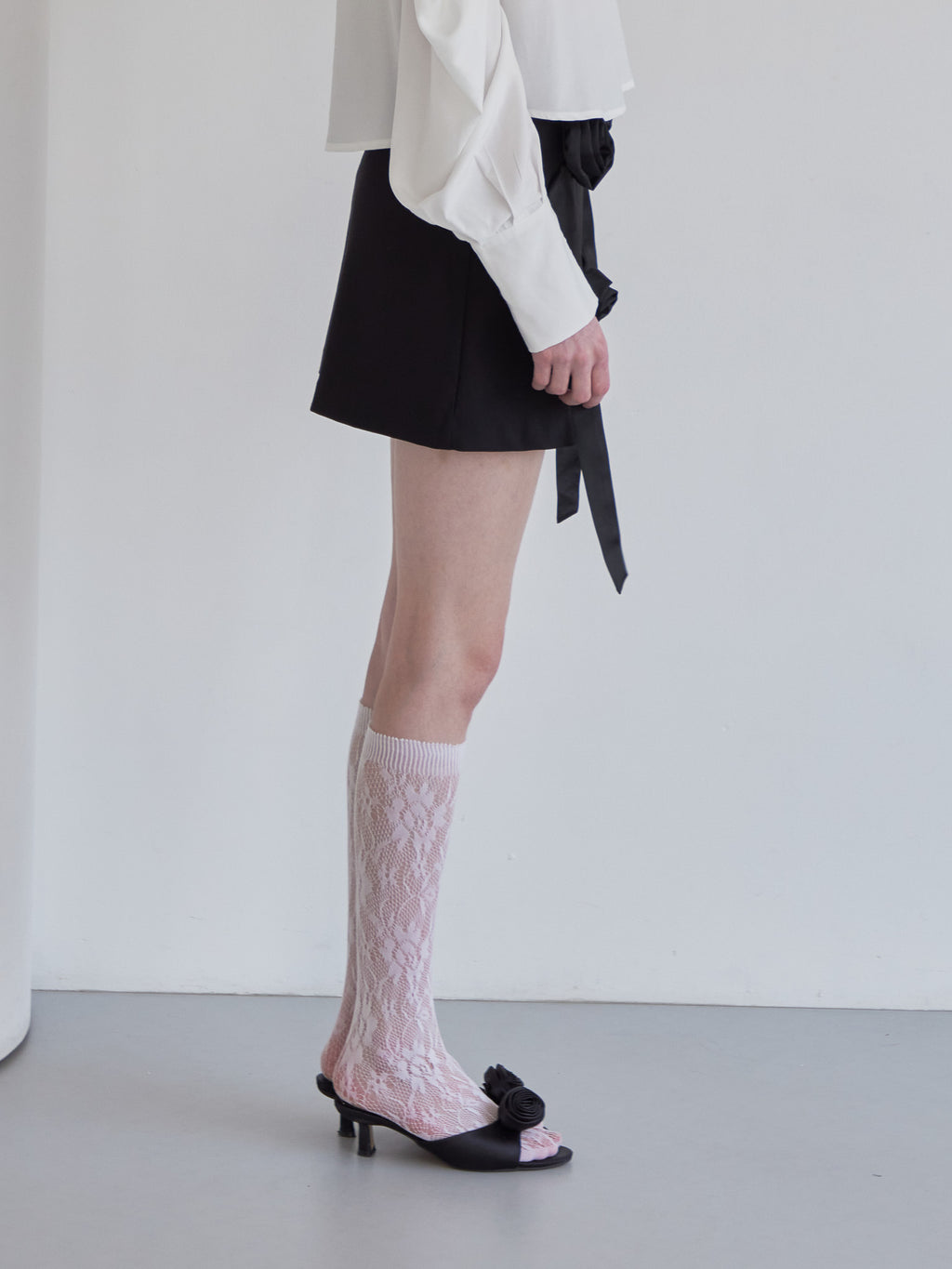 Rose mini skirt ブラック size:M model:174cm LERA