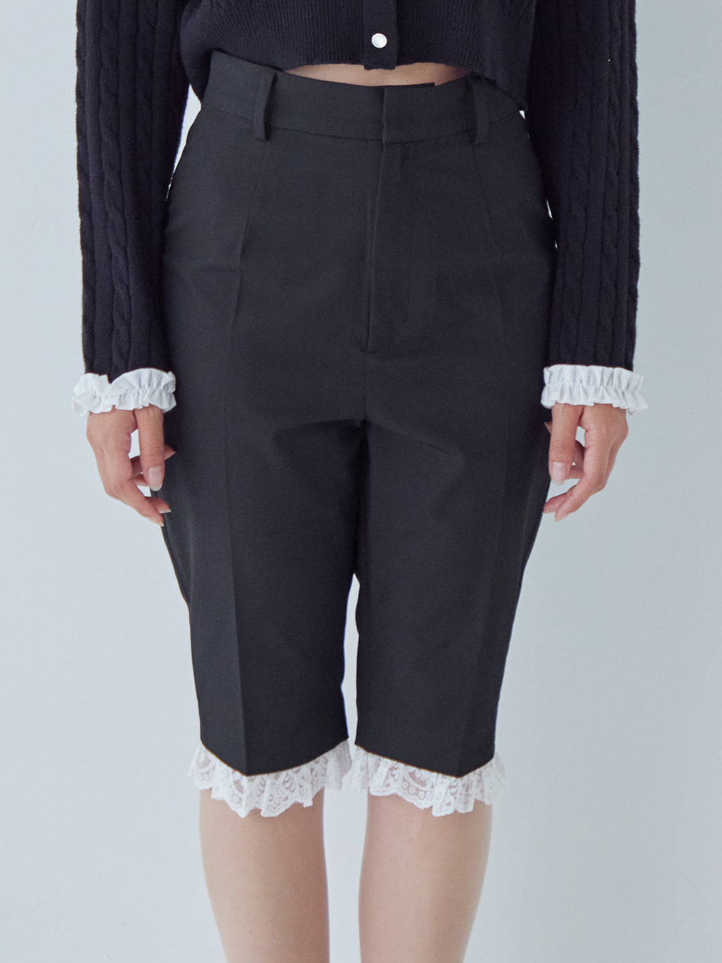 Hem lace sabrina pants ブラック size:M model:161cm 富樫かなえ