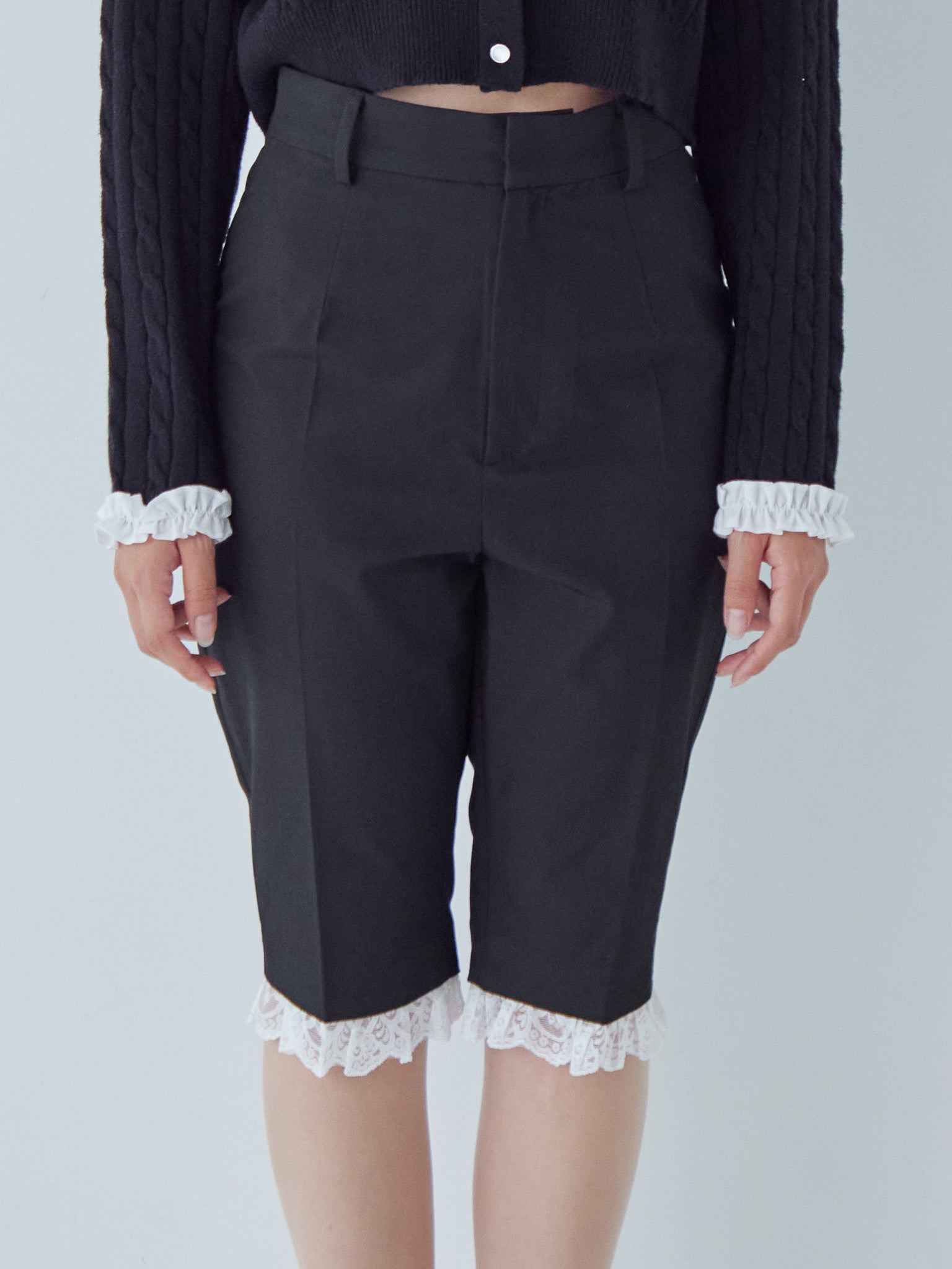 Hem lace sabrina pants ブラック size:M model:161cm 富樫かなえ