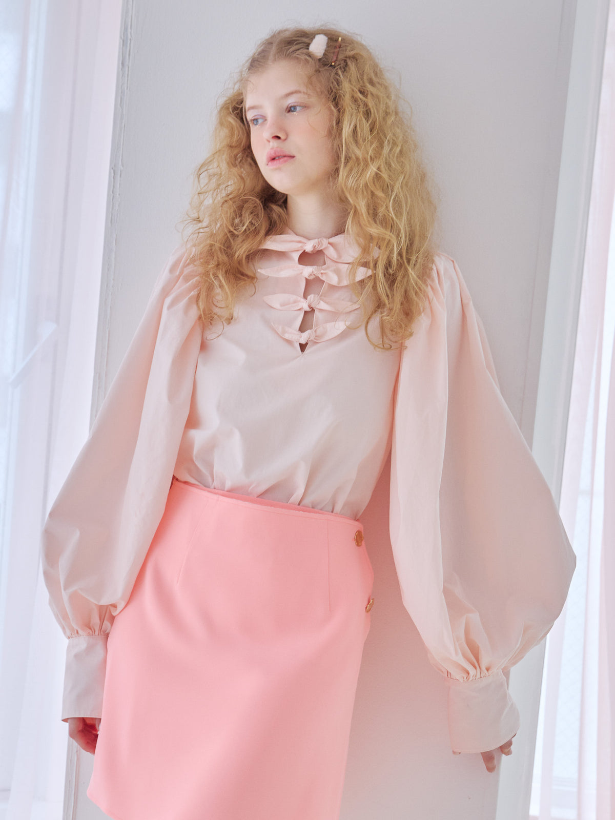 Many ribbon volume sleeve blouse ピンク size:M model:173cm Olesia