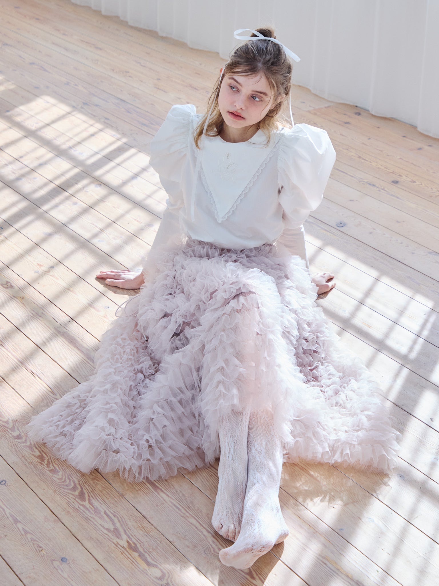 Tulip embroidered volume sleeve blouse ホワイト size:M model:174cm KATERYNA