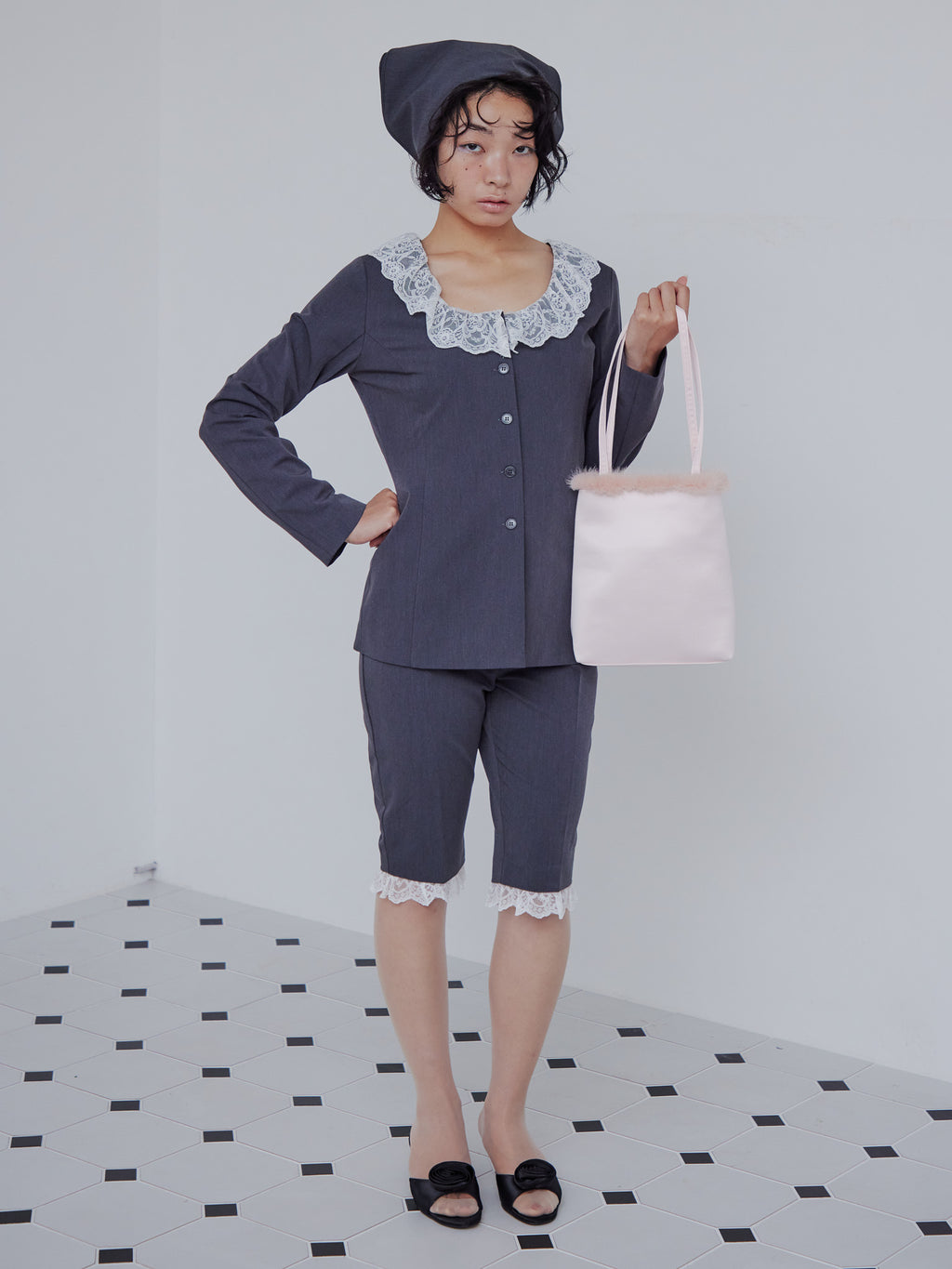 Lace trimmed tailored blouse グレー size:M model:161cm 富樫かなえ