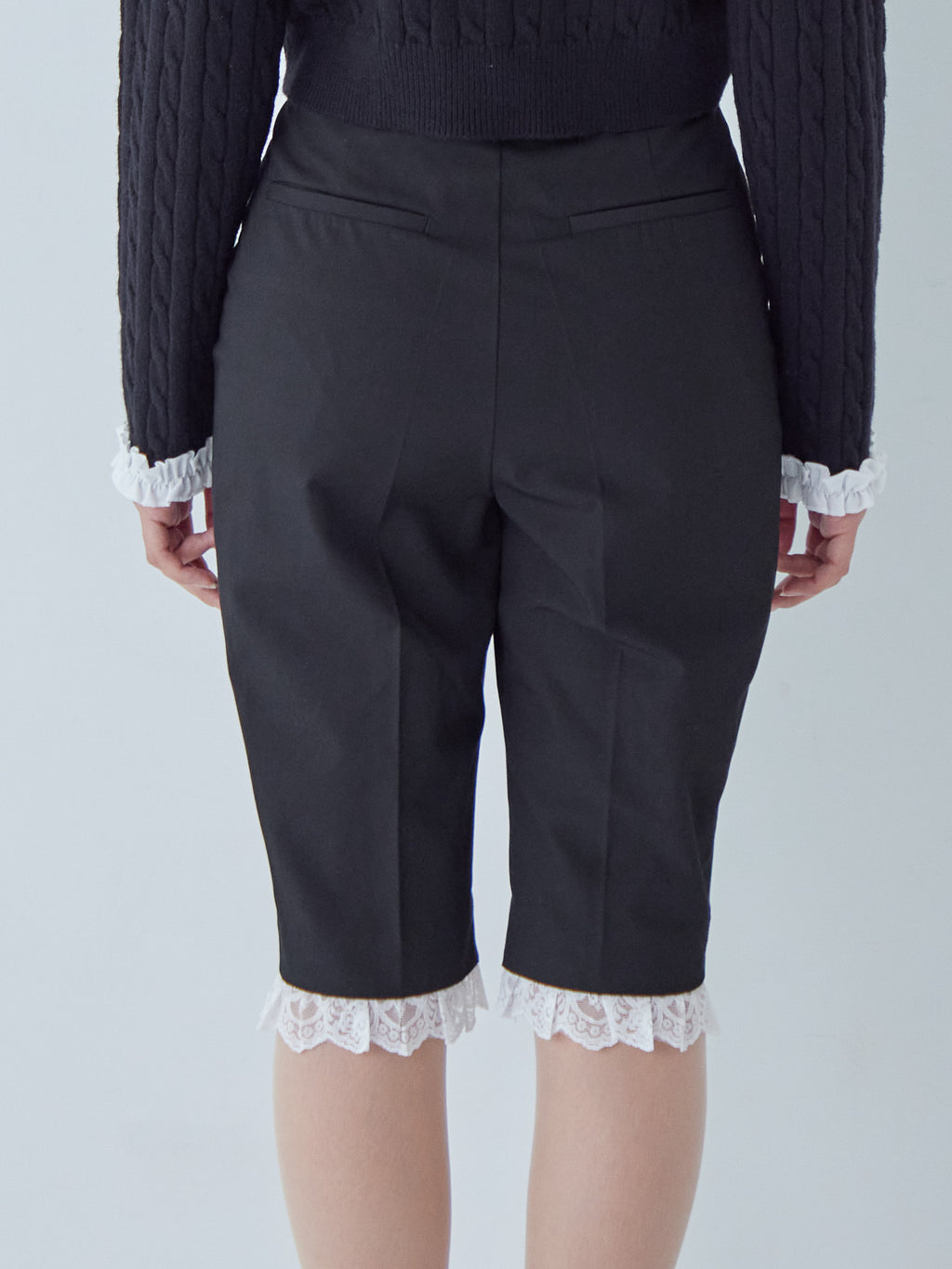 Hem lace sabrina pants ブラック size:M model:161cm 富樫かなえ