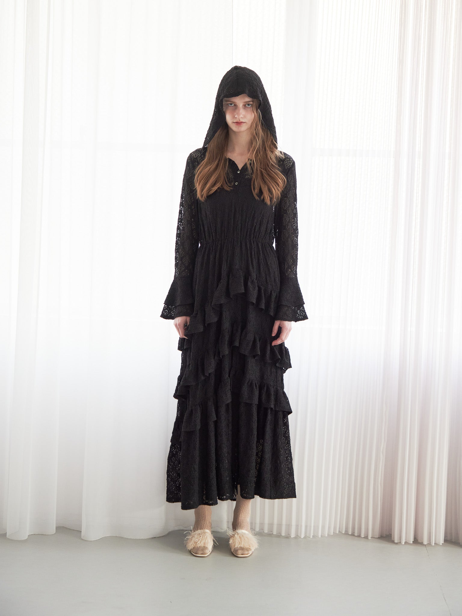 Hoodie race dress ブラック size:M model:174cm LERA