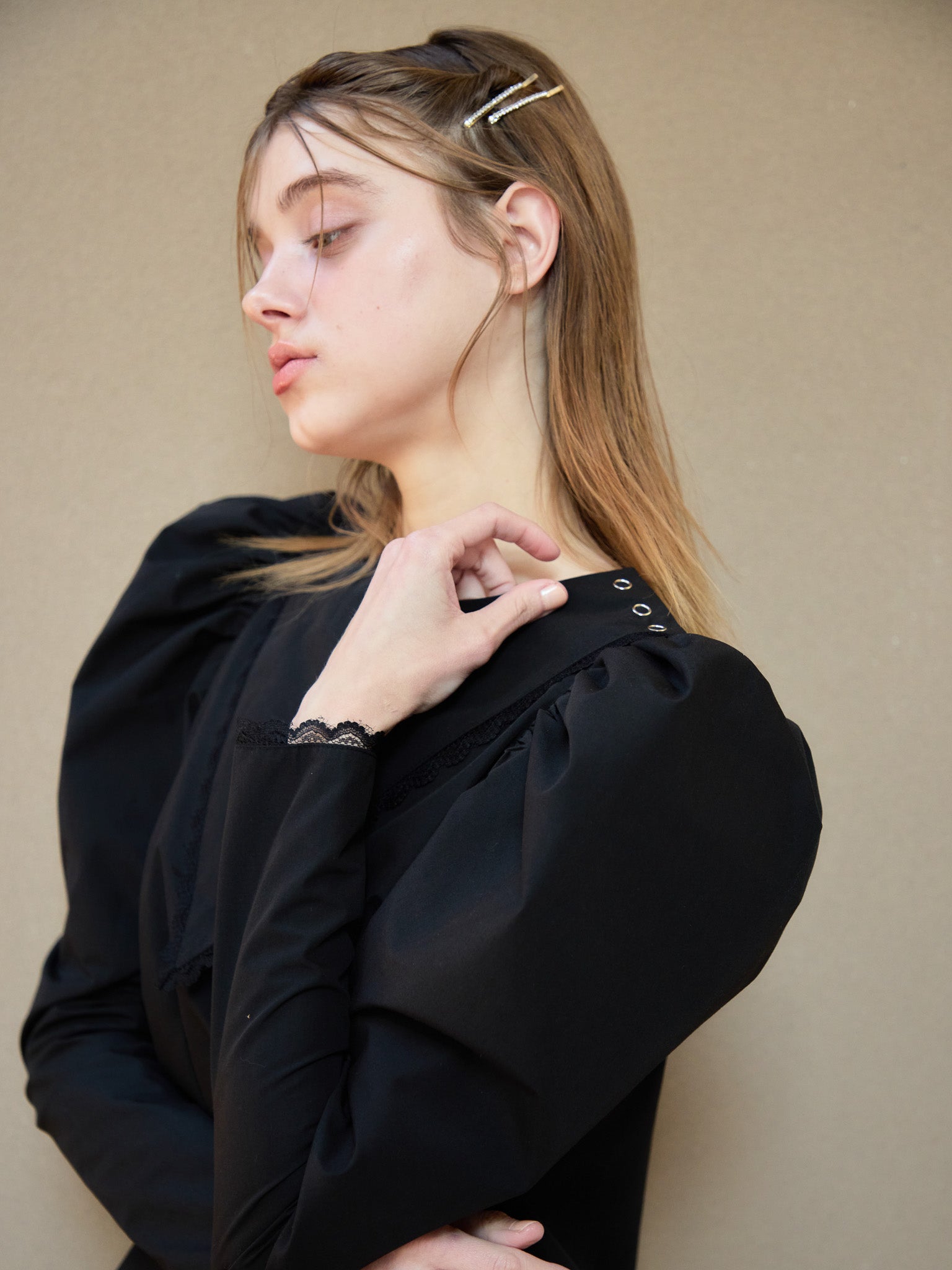 Tulip embroidered volume sleeve blouse ブラック size:M model:174cm KATERYNA