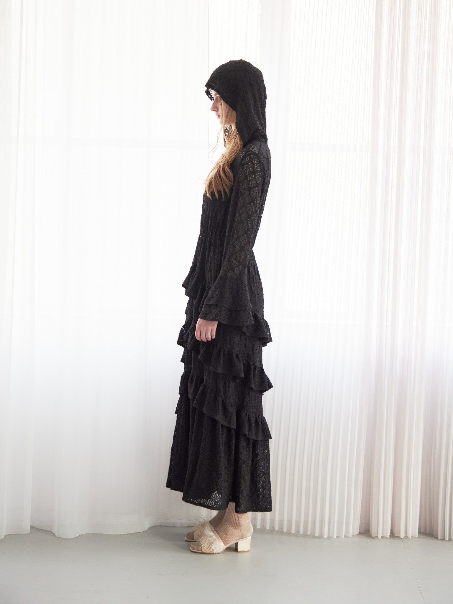 Hoodie race dress ブラック size:M model:174cm LERA