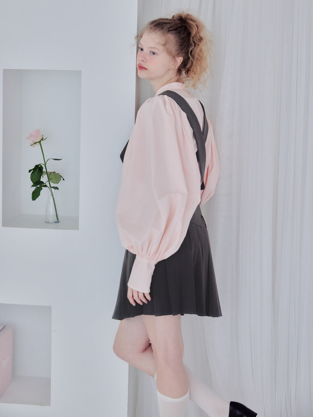 Many ribbon volume sleeve blouse ピンク size:M model:173cm Olesia