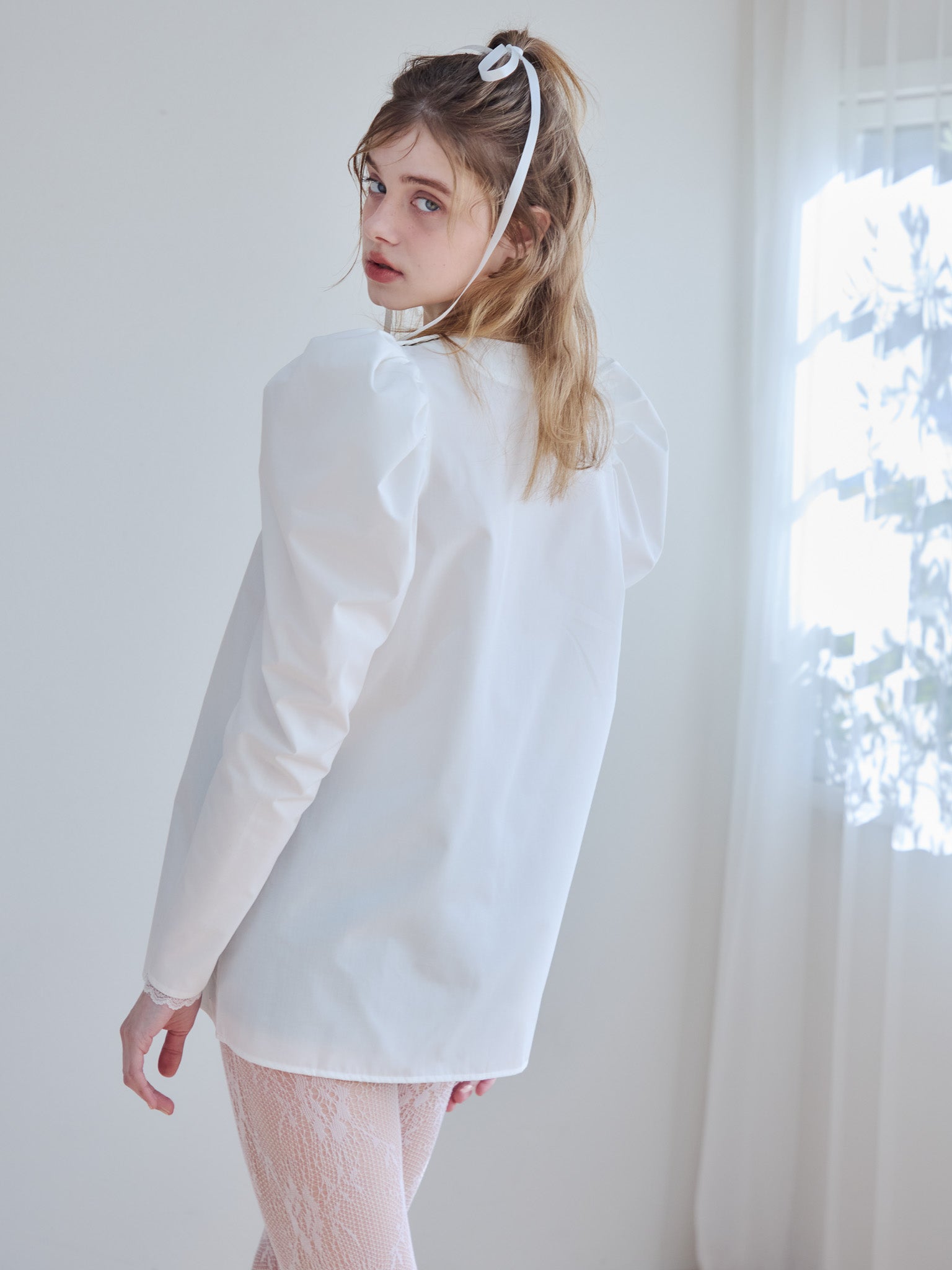 Tulip embroidered volume sleeve blouse ホワイト size:M model:174cm KATERYNA