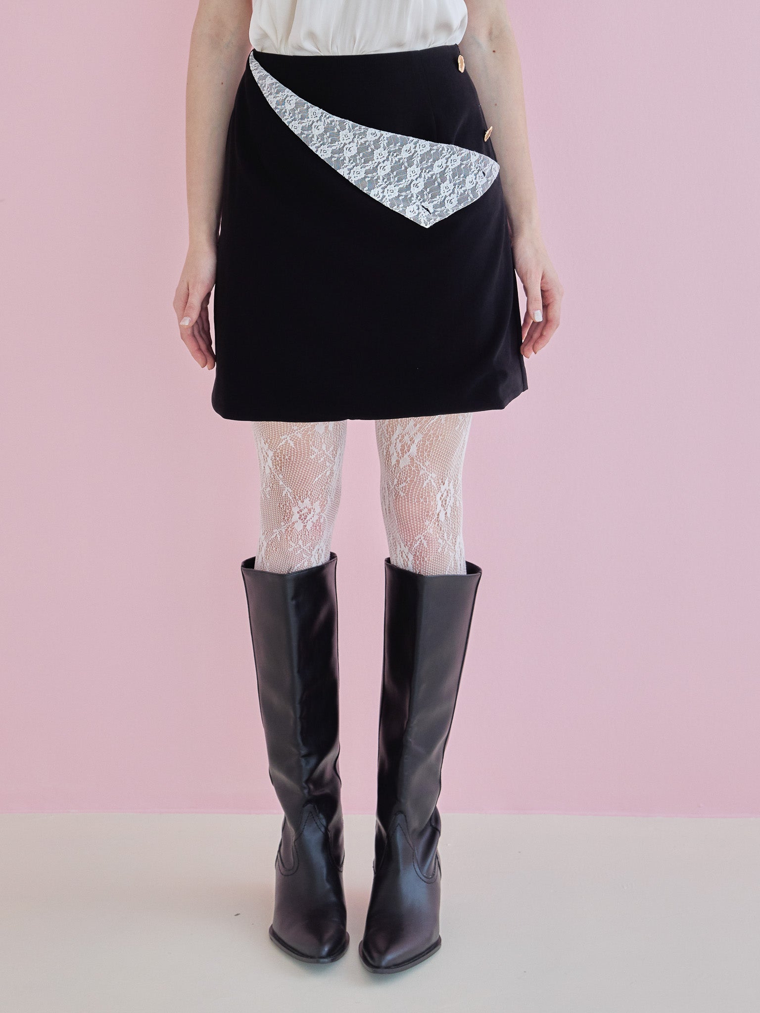 Lace lined mini skirt ブラック size:M model:173cm Olesia
