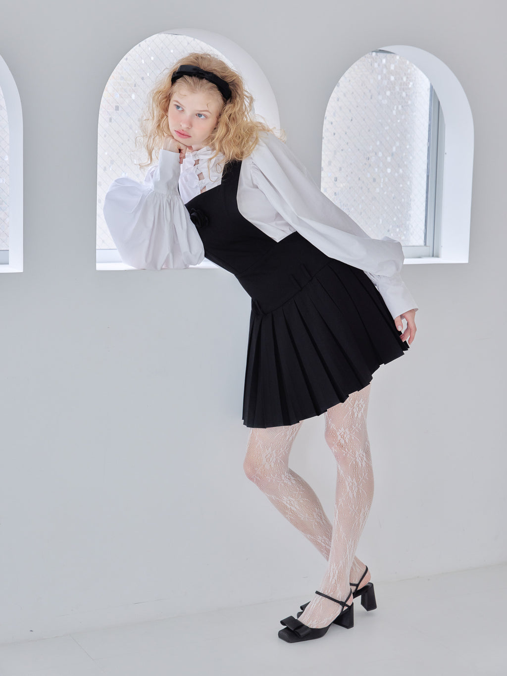 Rose pleated apron dress ブラック size:M model:173cm Olesia
