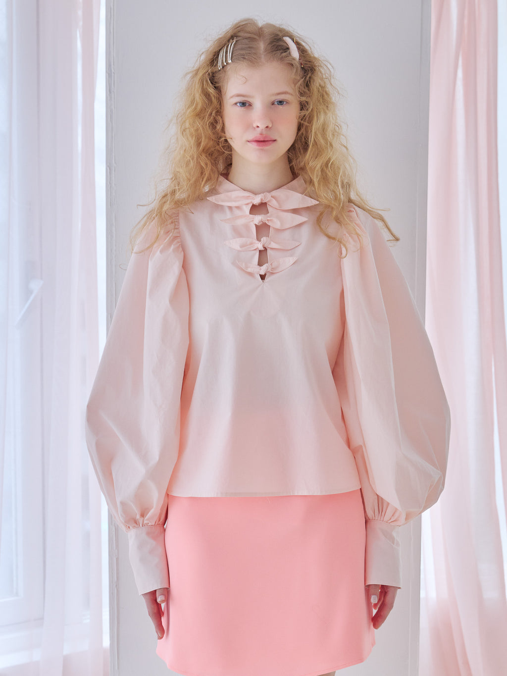Many ribbon volume sleeve blouse ピンク size:M model:173cm Olesia