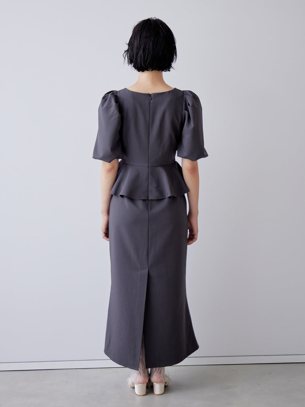 Sheer embroidered puff sleeve dress グレー size:M model:161cm 富樫かなえ