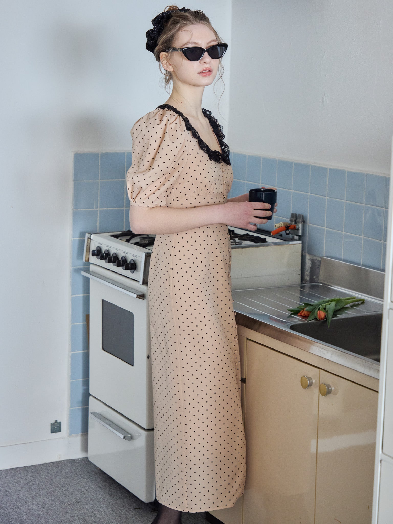 Decollete lace dress ベージュ size:M model:171cm ANIUTA