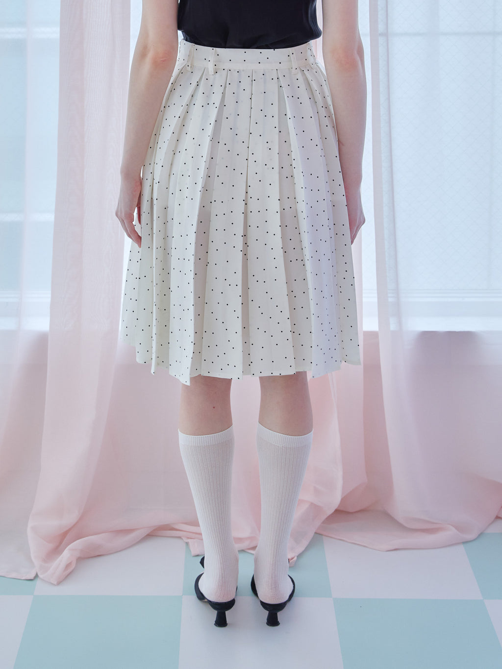 Ribbon slit pleated skirt ドット size:M model:173cm Olesia
