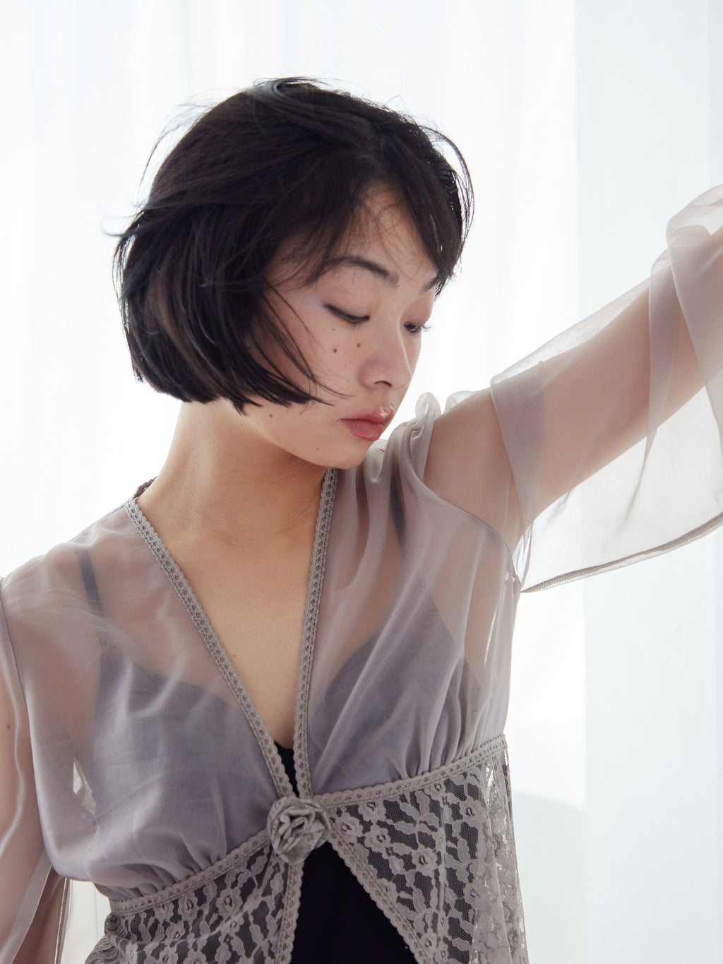 Rose sheer blouse グレー size:M model:161cm 富樫かなえ