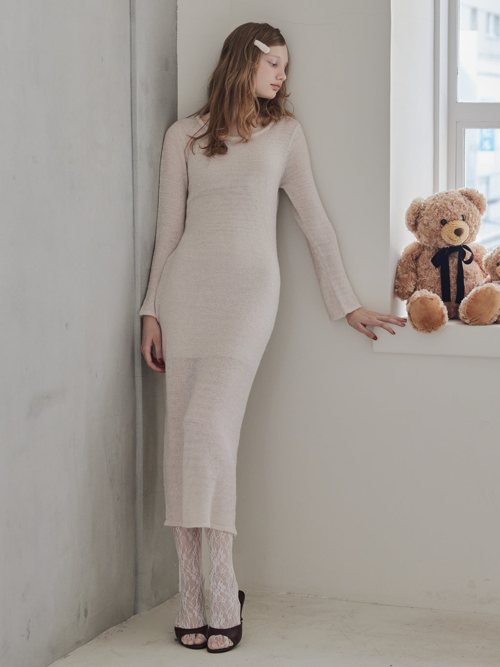 Back open shiny knit dress ピンク size:M model:173cm DASHA.G