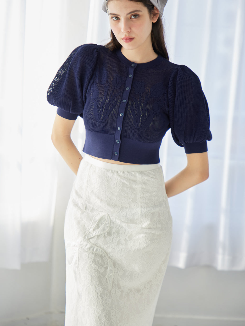Ribbon embroidered lace tight skirt ホワイト