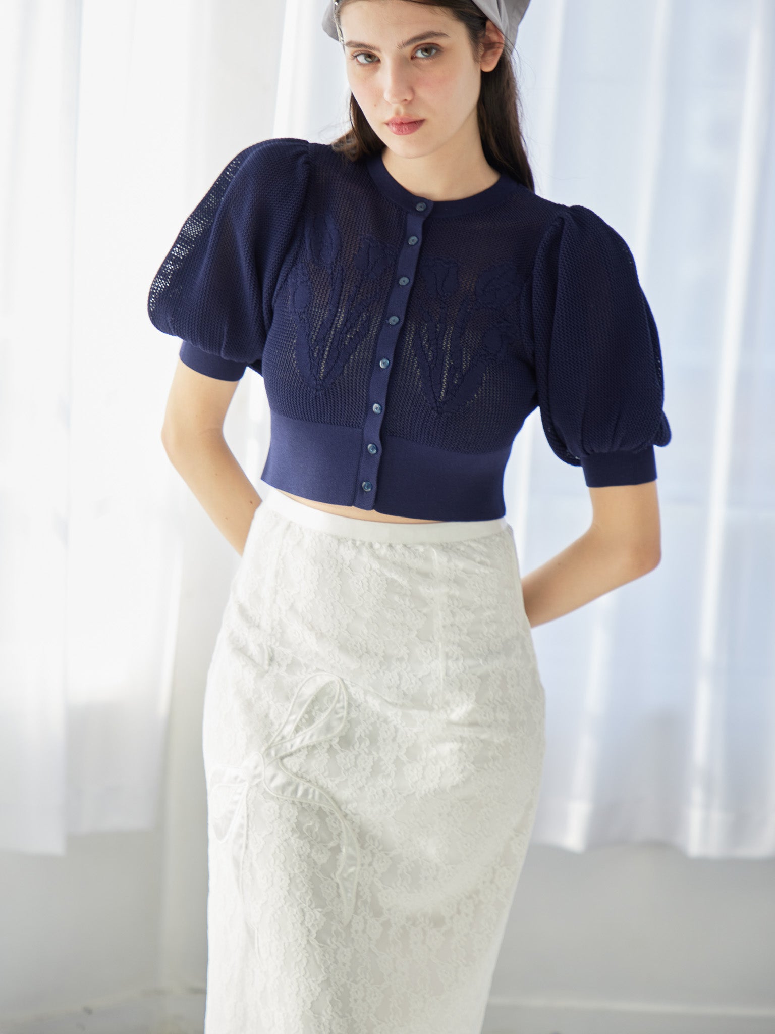 Ribbon embroidered lace tight skirt ホワイト
