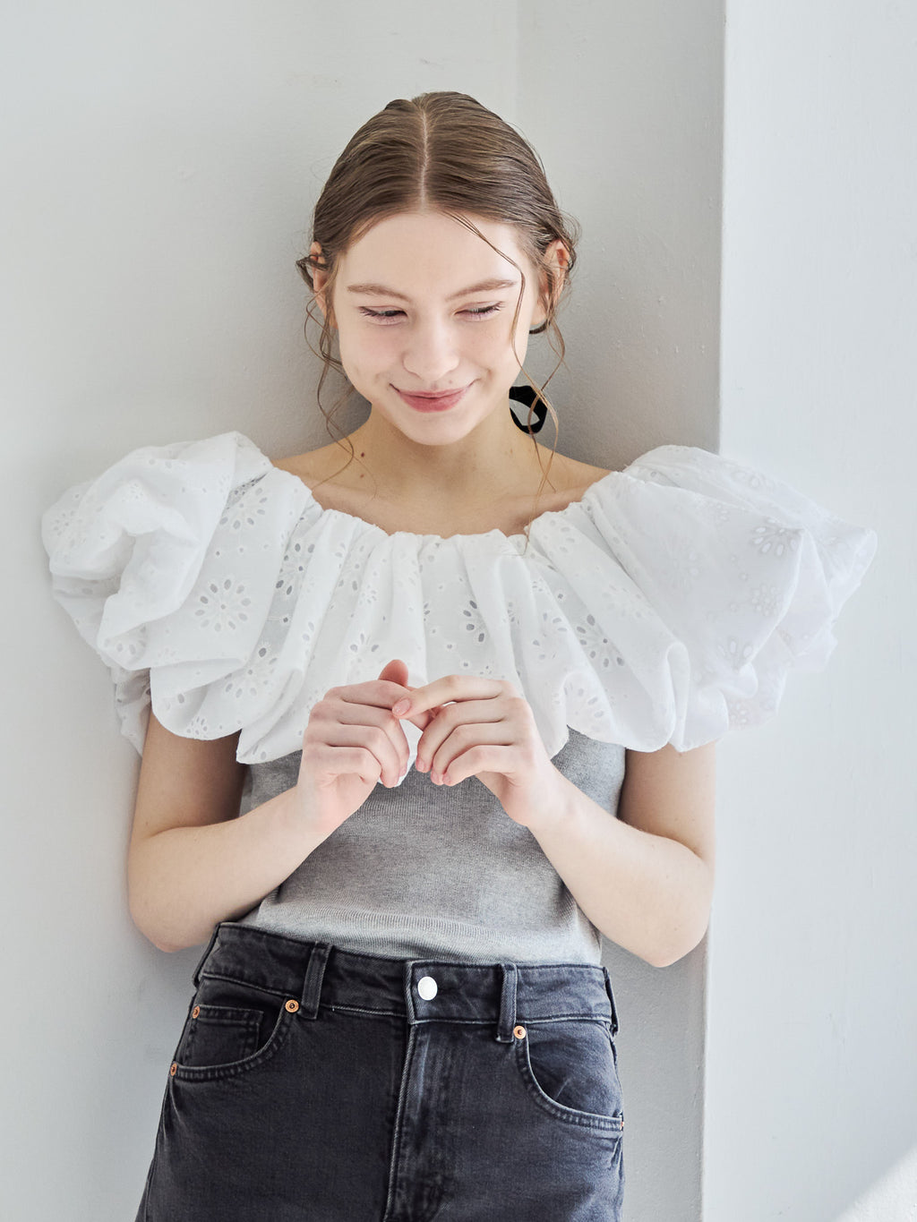 Embroidered balloon collar knit top グレー size:M model:171cm ANIUTA