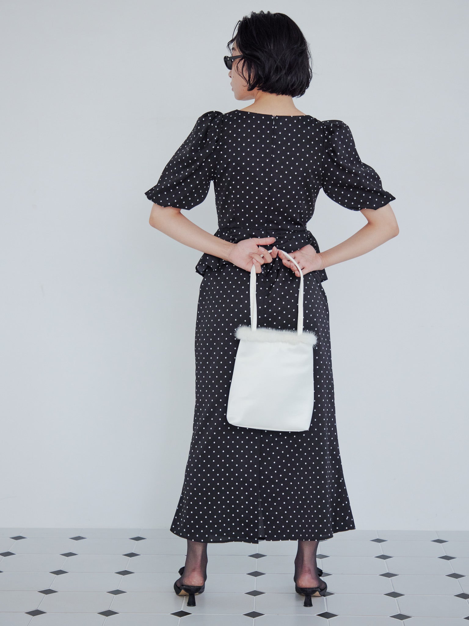 Sheer embroidered puff sleeve dress ドット size:M model:161cm 富樫かなえ