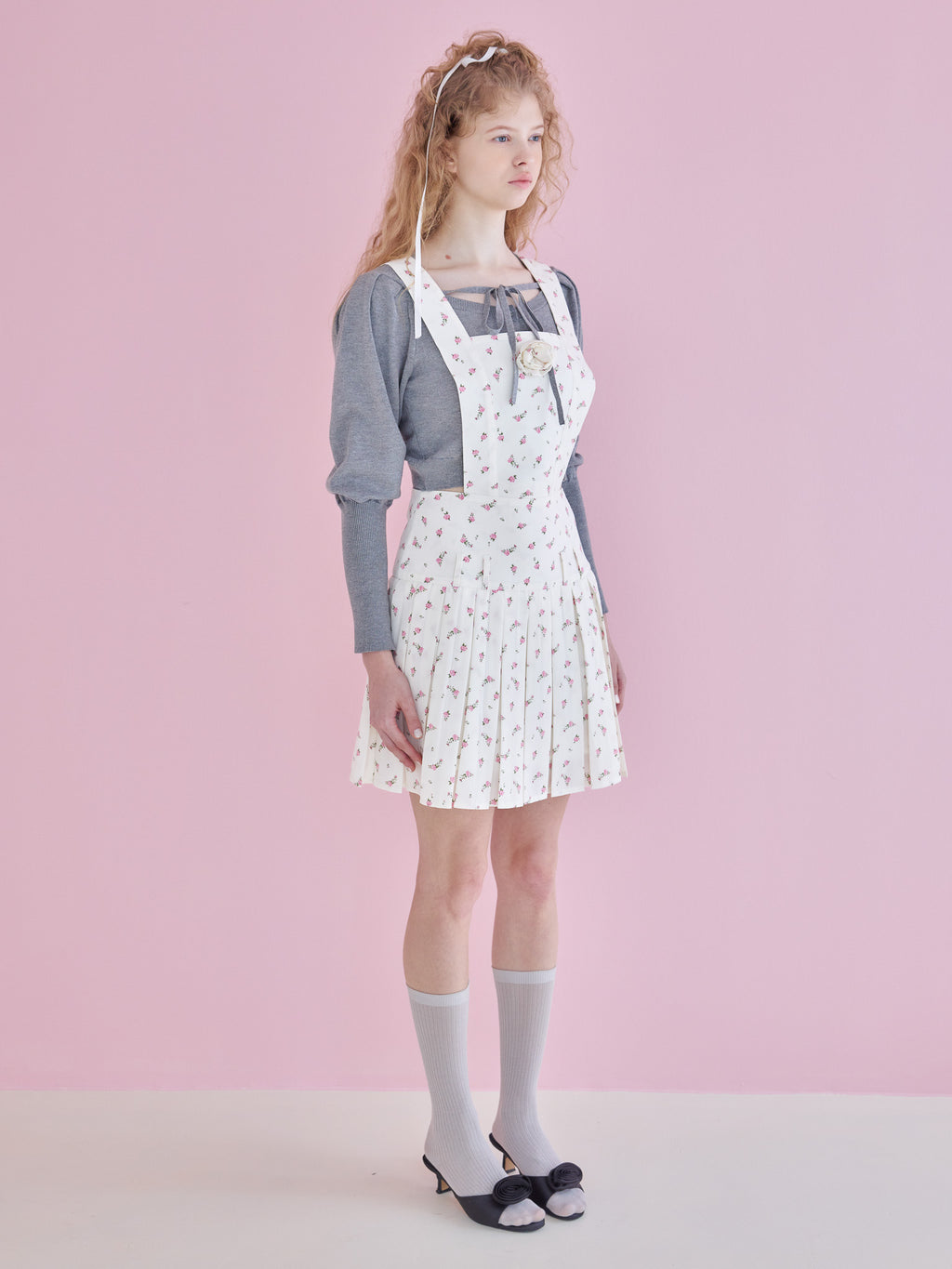 Rose pleated apron dress ホワイト size:M model:173cm Olesia