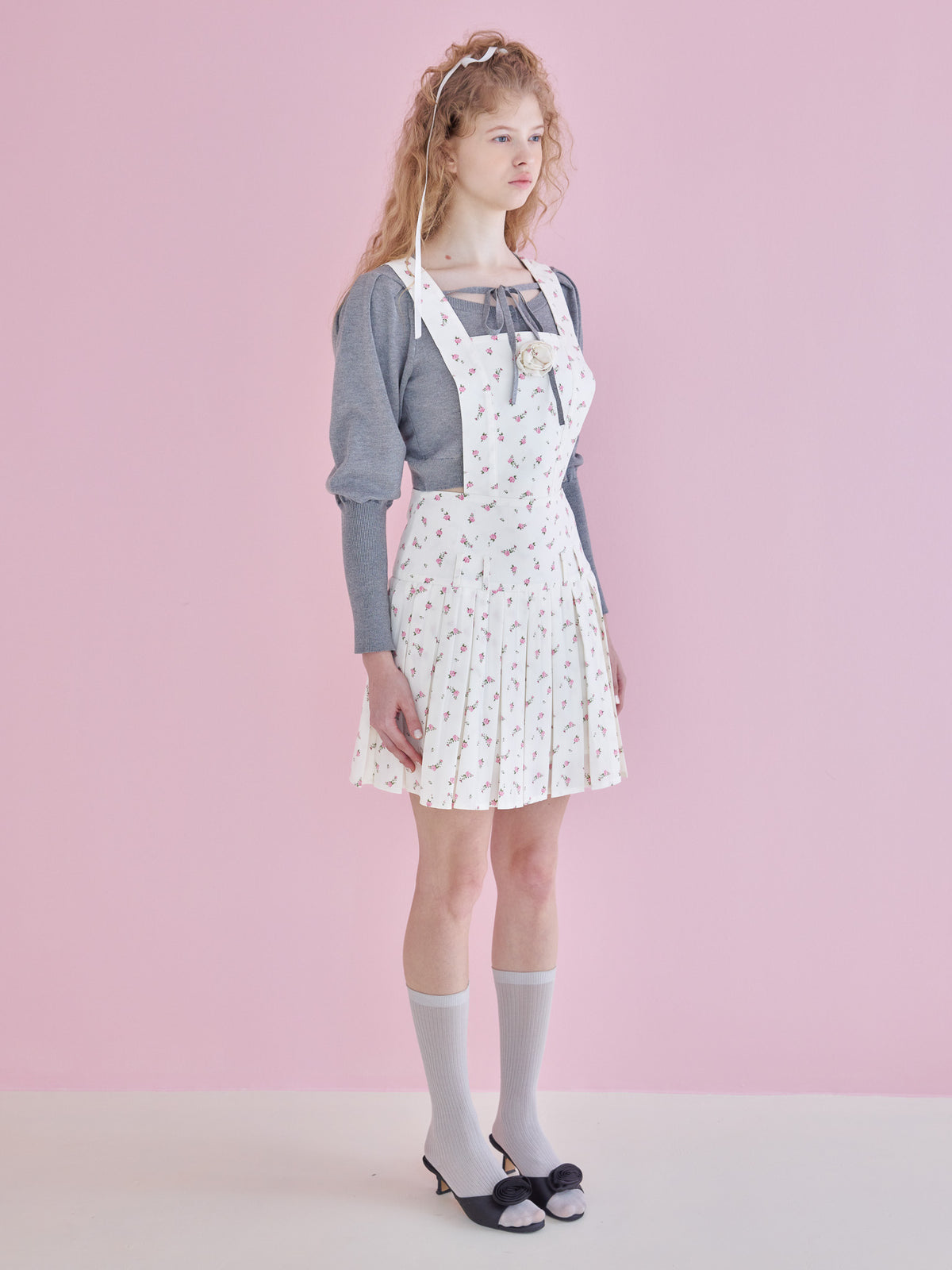 Rose pleated apron dress ホワイト size:M model:173cm Olesia