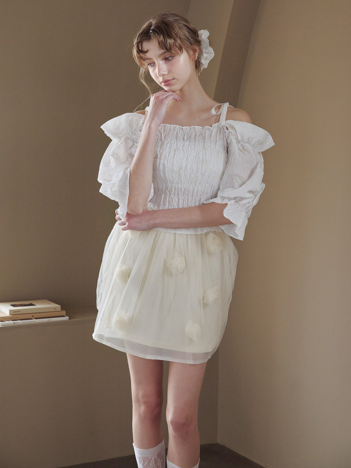 Sheer jacquard off shoulder blouse ホワイト size:M model:175cm MARTA