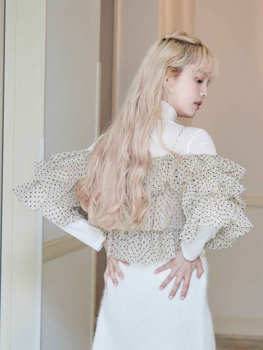 Dot tulle ruffle & knit top set ベージュ size:M model:163cm MINAMI