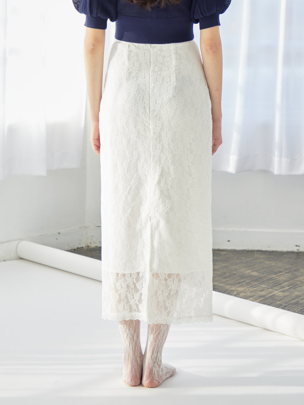 Ribbon embroidered lace tight skirt ホワイト