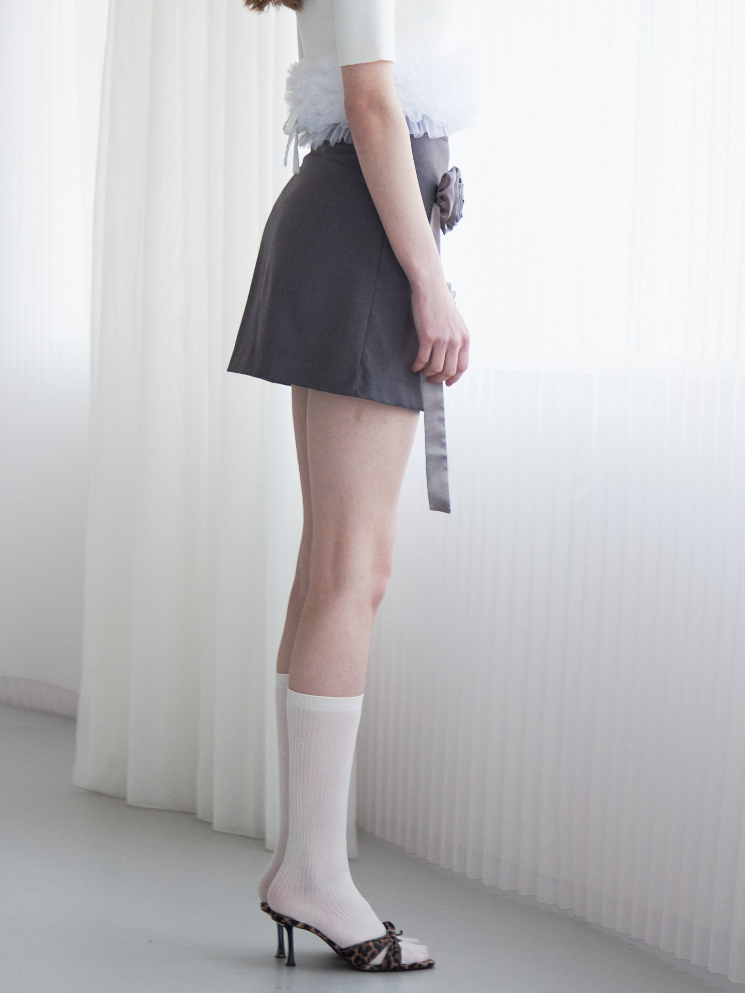 Rose mini skirt グレー size:M model:174cm LERA