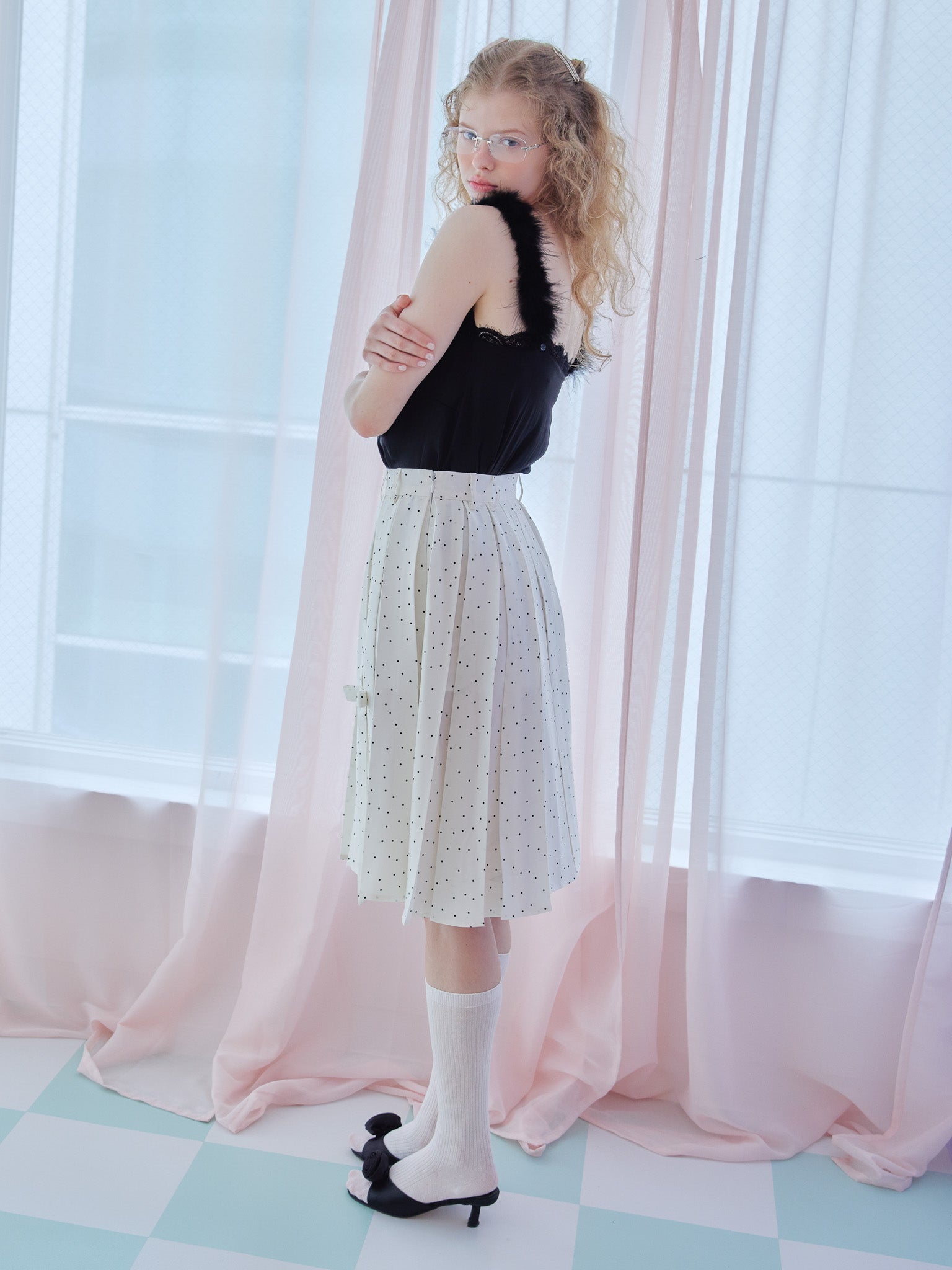 Ribbon slit pleated skirt ドット size:M model:173cm Olesia