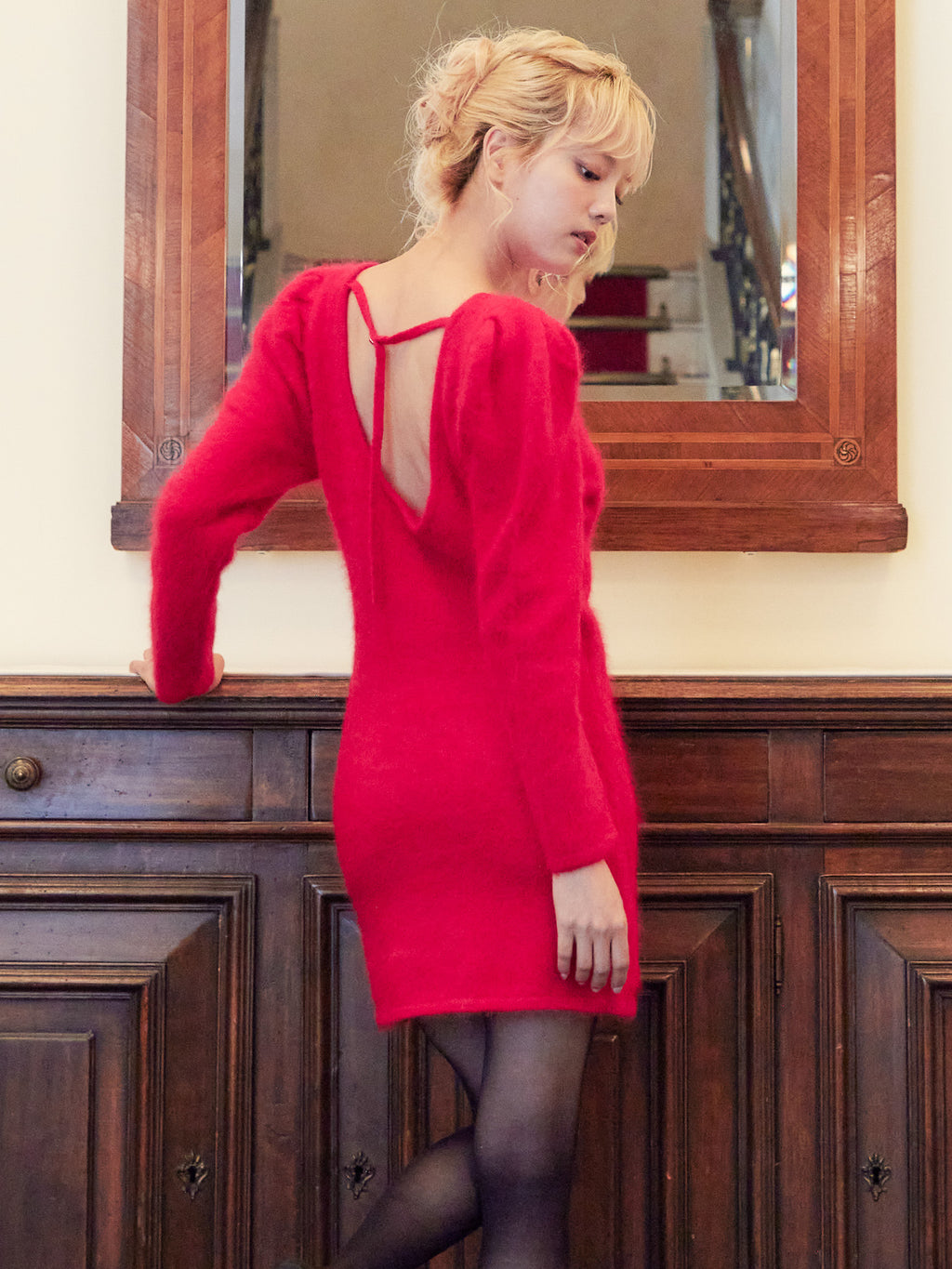 Back open shaggy knit mini dress レッド size:M model:163cm MINAMI