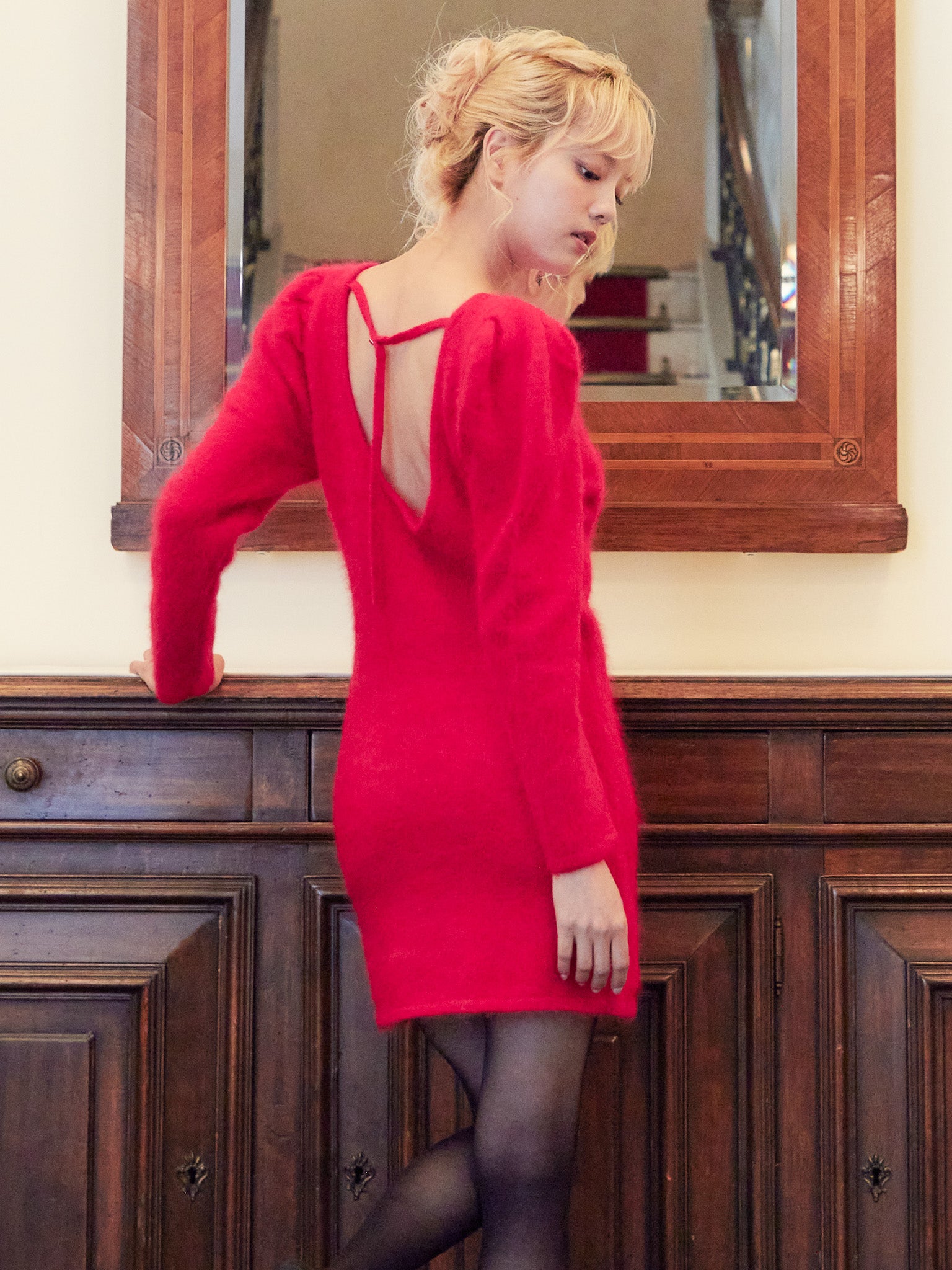 Back open shaggy knit mini dress レッド size:M model:163cm MINAMI