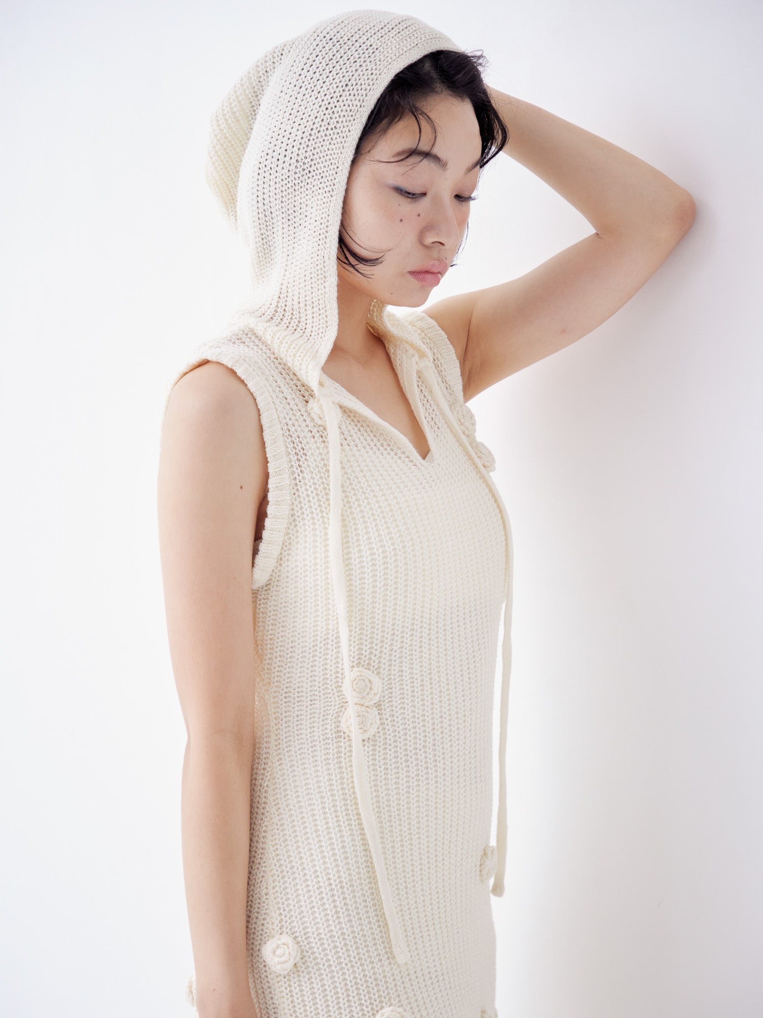 Rose knit hoodie dress ホワイト size:M model:161cm 富樫かなえ