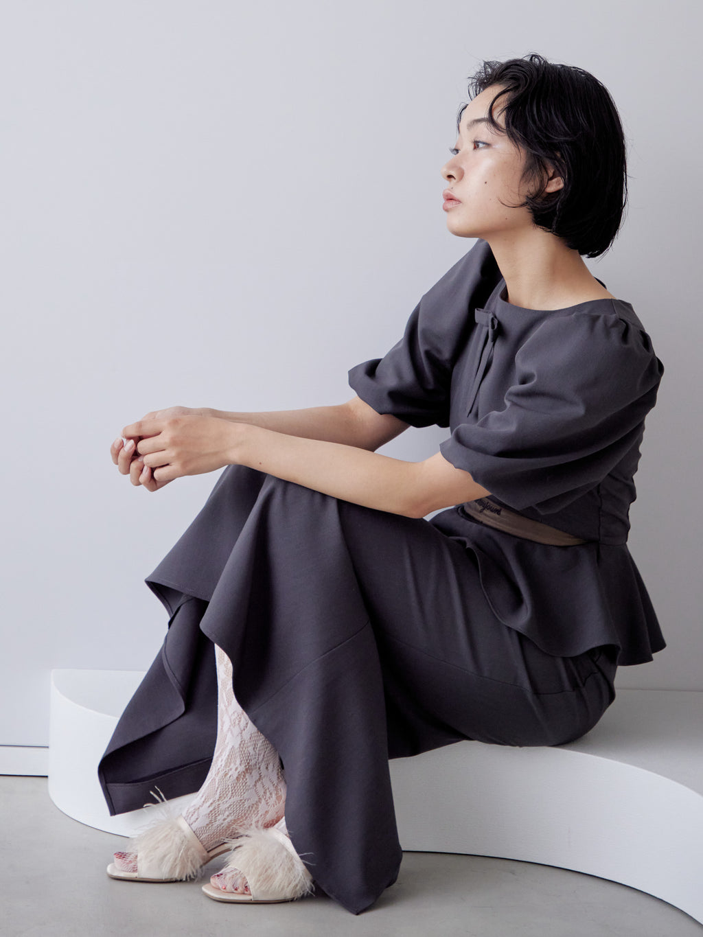 Sheer embroidered puff sleeve dress グレー size:M model:161cm 富樫かなえ