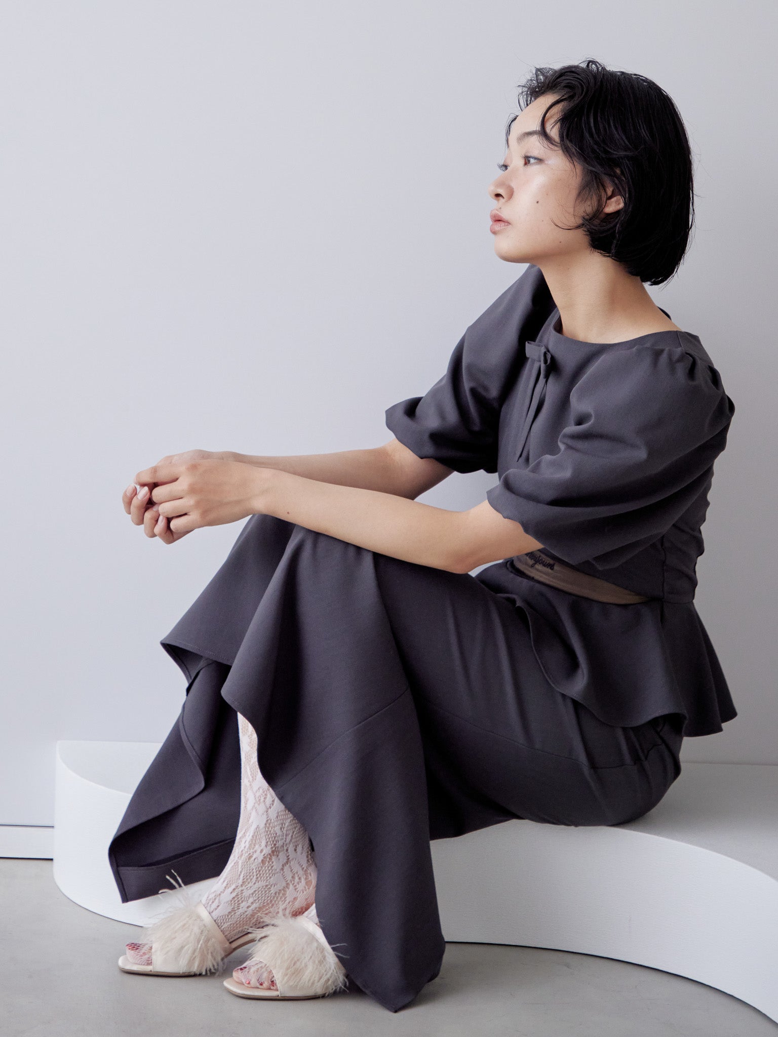 Sheer embroidered puff sleeve dress グレー size:M model:161cm 富樫かなえ